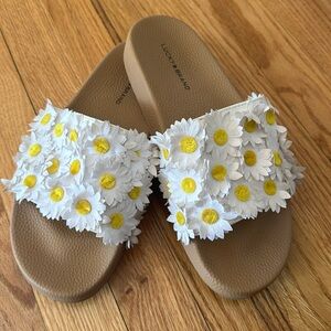 Lucky Brand Daisy Slides